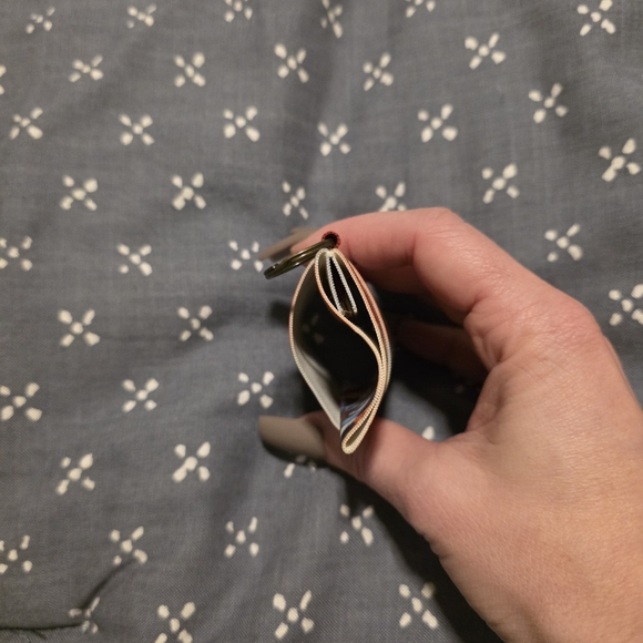 Abstract Pattern Card Holder - Picture 3 of 4